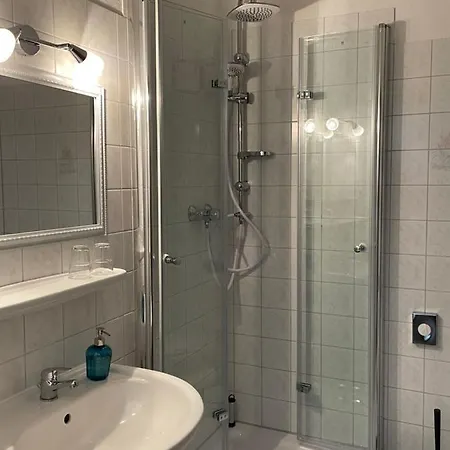 Frohsinn Auf Ruegen Gæstehus 4*