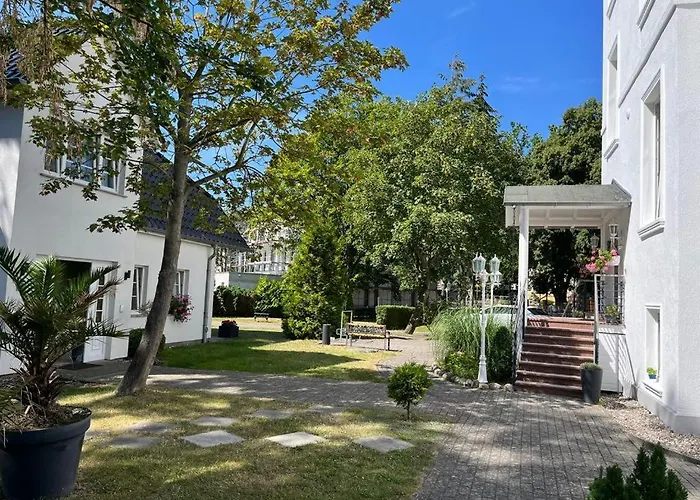 Frohsinn Auf Rügen Gasthof 4*